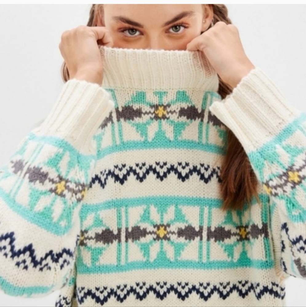 American Eagle WOMEN'S US SMALL Oversized Fair Isle Cream/Green Mockneck Sweater